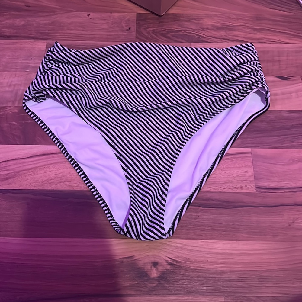 Cupshe swimsuit bottoms